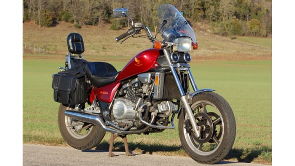 VF700C Magna 700cc