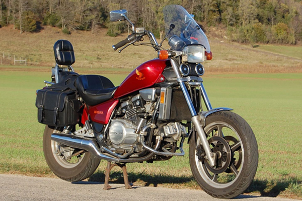 VF700C Magna 700cc