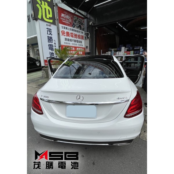 BENZ C300 輔助電瓶安裝分享