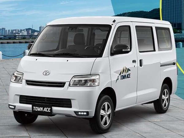 TOWN ACE VAN
